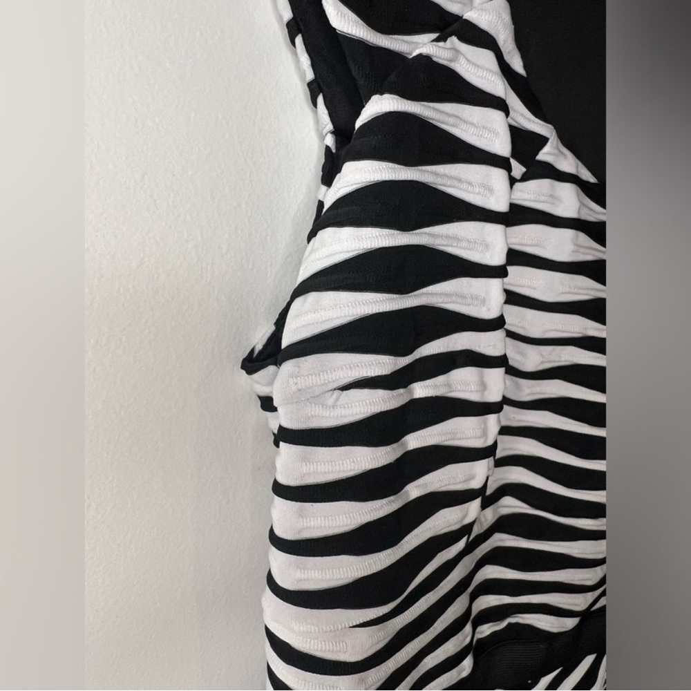 Betsey Johnson - Black and White Fit and Flare Dress - Size 8 - Picture 4 of 8